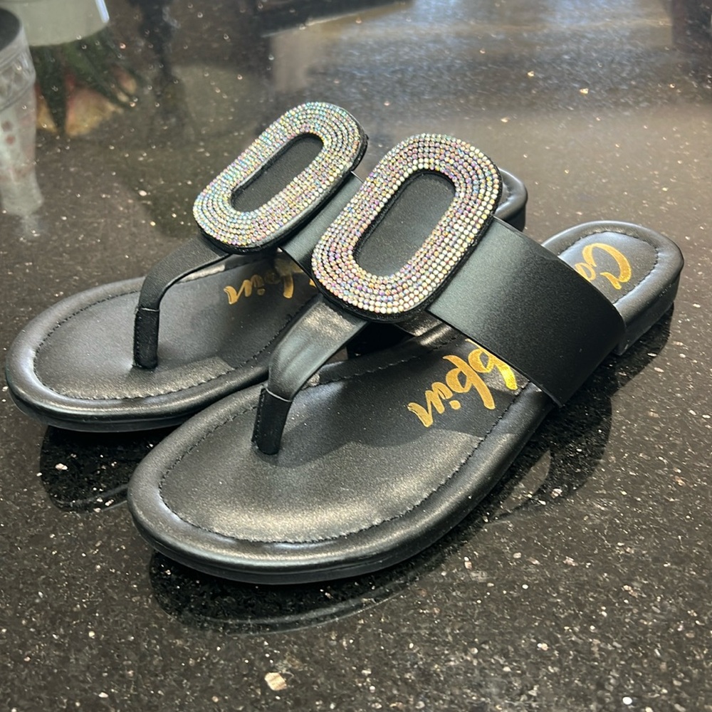 New!!! Brand new CAPE ROBBINS Sandals